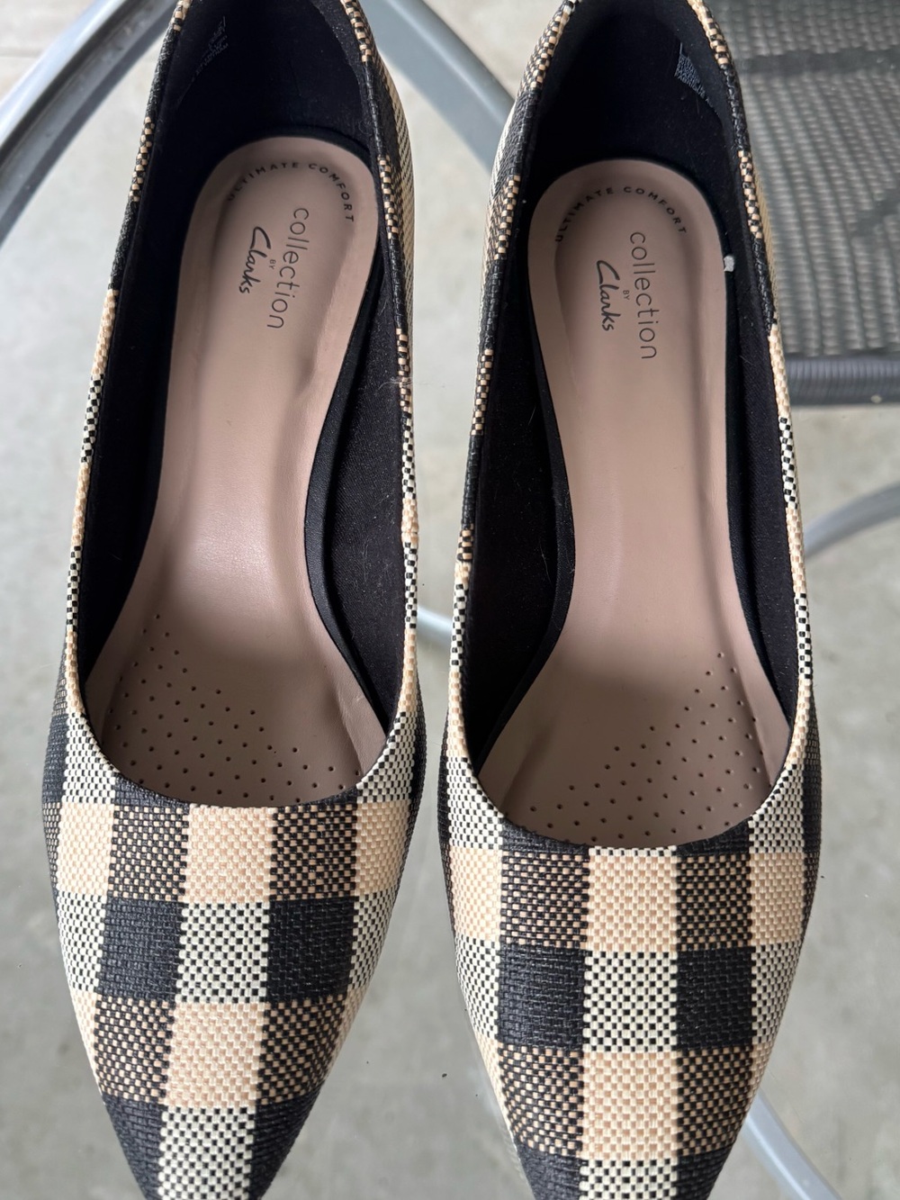 Clarks Women's Black & Beige Check Pointed-Toe Pumps